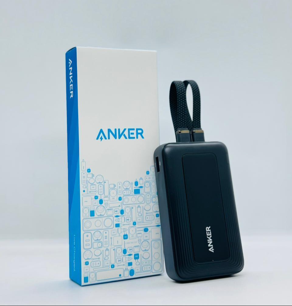 باور بانك أنكر ANKER مع كابل مدمج سعة كبيرة